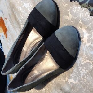 SSB-Dana Buchman 9M Suede Leather Low Heel Flats